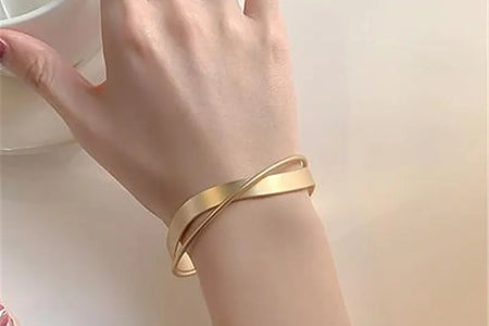 Simple Wave Cross Bracelet