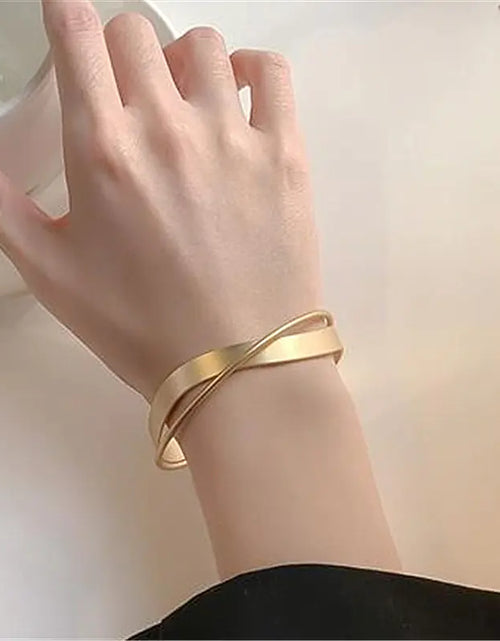 Load image into Gallery viewer, Simple Wave Cross Bracelet
