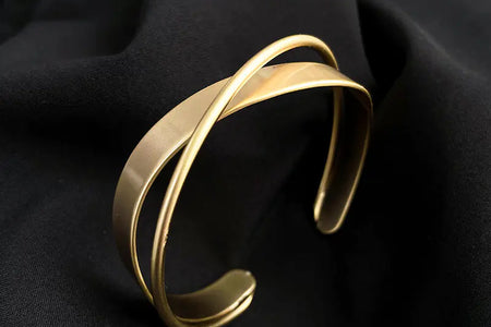 Simple Wave Cross Bracelet