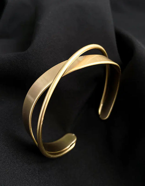 Load image into Gallery viewer, Simple Wave Cross Bracelet
